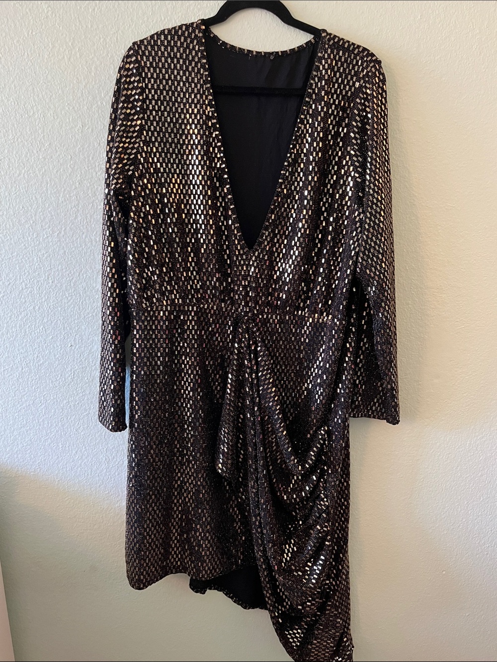 Black and Gold Deep V Long Sleeve Dress